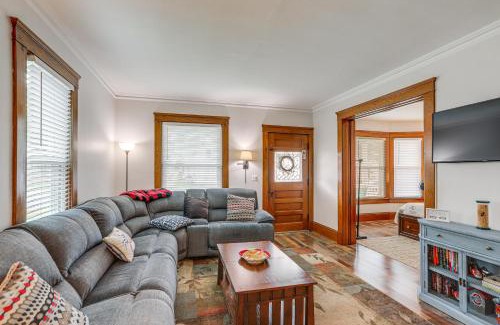 Sandusky House | 3 Mi to Cedar Point Sunny Sandusky Home with Yard