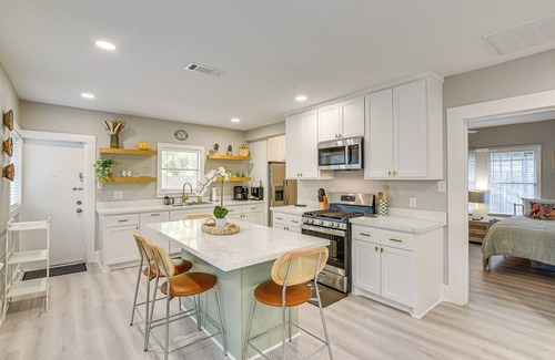 Greater East End House | 3 Mi to Dtwn: Dog-Friendly Home in Houston!