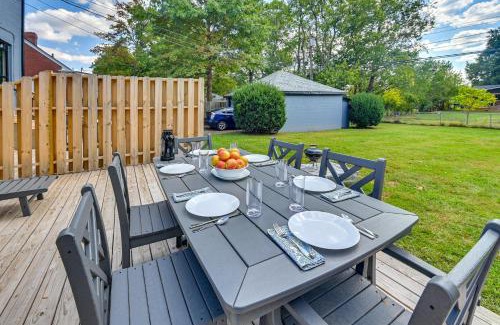Lexington Apartment | 3 Mi to Dtwn Updated Retreat with Deck in Lexington