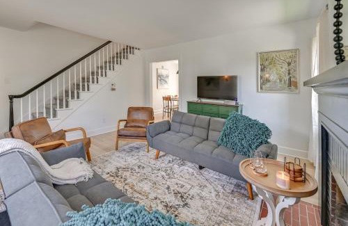 Lexington Apartment | 3 Mi to Dtwn Updated Retreat with Deck in Lexington