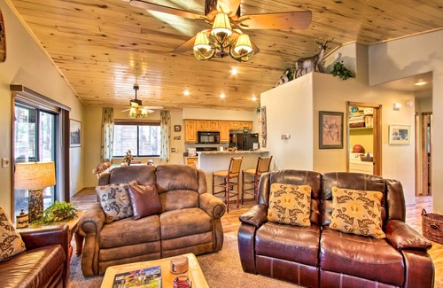 Show Low Cabin | 3 Mi to Fool Hollow Lake: Romantic Show Low Cabin