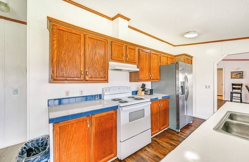 Cane Valley House | 3 Mi to Green River Lake: Quiet Farmhouse w/Yard