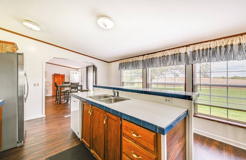 Cane Valley House | 3 Mi to Green River Lake: Quiet Farmhouse w/Yard