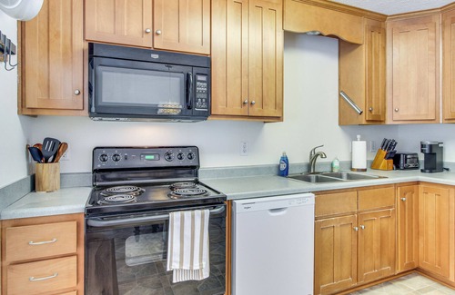 Aiken House | 3 Mi to Hopelands Gardens: Family Aiken Home!
