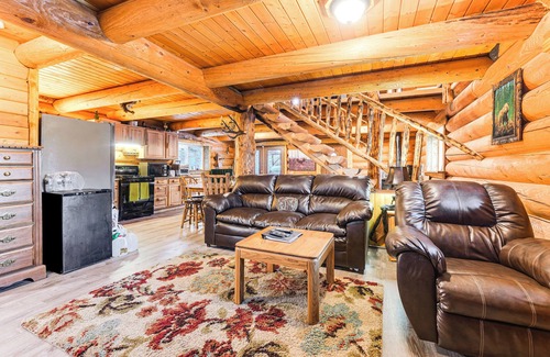 Sterling Cabin | 3 Mi to Kenai River: Secluded Sterling Cabin!