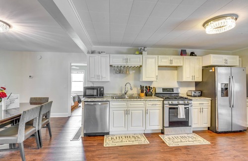 Shorewood-Tower Hills-Harbert House | 3 Mi to Lake Michigan Access: Sawyer Home w/Patio