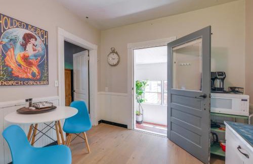 Lynchburg Apartment | 3 Mi to Liberty U Apt with Full Kitchen and King Bed!