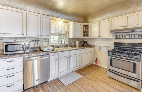 Pueblo House | 3 Mi to Pueblo Riverwalk: Quiet Home w/Patio