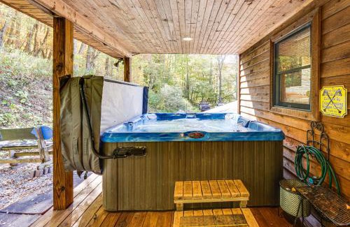 Snowshoe House | 3 Mi to Snowshoe Resort Cabin with Hot Tub
