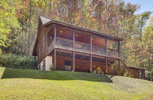 Snowshoe House | 3 Mi to Snowshoe Resort Cabin with Hot Tub