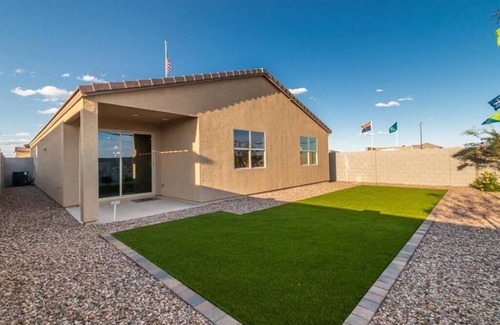 Glendale House | 3 mile from State Farm Stadium