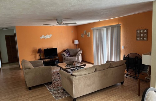 Port Orange House | 3 miles to Daytona Beach Family size home