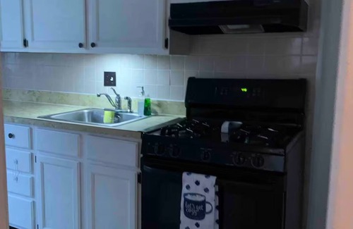 Southeast House | 3 Miles to the National Mall: Cozy 2BR Budget-Friendly Home Near D.C. Landmarks