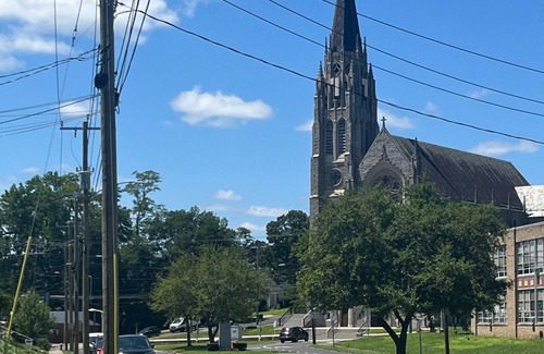 New Britain Apartment | 3 Mins Away From CCSU The Cozy Spot On The Hill