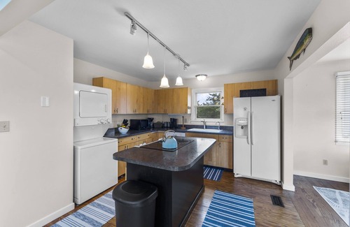 Frisco House | 3 Mins to Beach, Cozy Frisco 3Bd w/Hot Tub