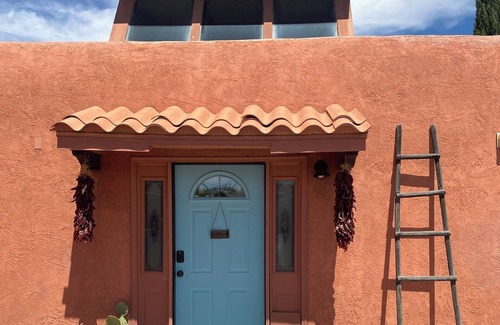 West Old Town House | 3 minute walk to Old Town. Abq Old Town Adobe with private hot tub and courtyard