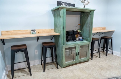 Grant House | 3 minutes from local boat launch, renovated multi-family home