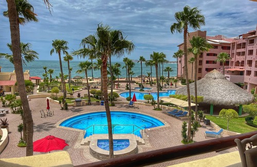 Bella Vista Villa | ❤️ 3 OCEAN FRONT Villa 3 KING Bedrooms, 3.5ba.! 1900sf! VIEWS! Sandy Beach! nn