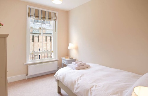 Hereford House | 3 Palace Yard, a stunning four storey townhouse with games room and parking near Hereford Cathedral