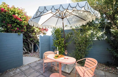 Tahquitz River Estates Cottage | 3 Private Rooms At The Wesley Hotel Perfect for Group Stays