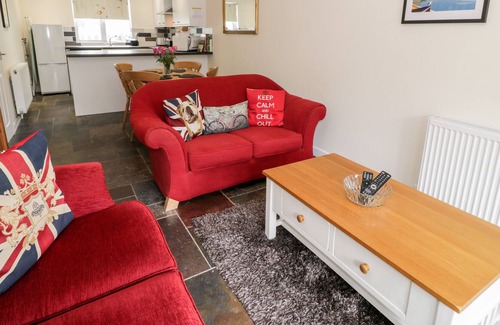 Llanbedr Cottage | 3 RIVERSIDE BUNGALOWS, family friendly, with a garden in Llanbedr