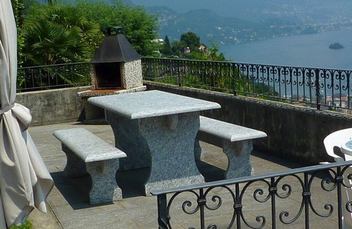 Brissago Apartment | 3 room apartment "Casa Gioia" with beautiful views and outdoor pool