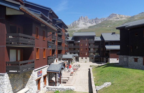 Meribel-Mottaret Apartment | 3-Room Duplex Near Slopes - Pets Allowed, TV, Balcony