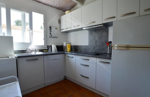 La Palmyre House | 3-Room Villa with WIFI, Pets Allowed, Parking in La Palmyre
