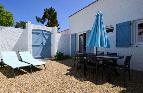 La Palmyre House | 3-Room Villa with WIFI, Pets Allowed, Parking in La Palmyre