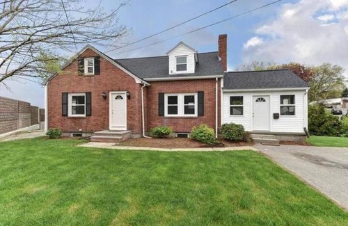 Needham House | #3 Spacious Room 6 min to Babson College!