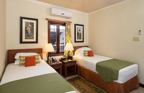 Maynards Hotel | 3 Spacious Units w/Kitchenettes! FREE Parking! Short Drive to Mahogany Bay!