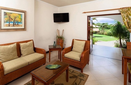 Maynards Hotel | 3 Spacious Units w/Kitchenettes! FREE Parking! Short Drive to Mahogany Bay!