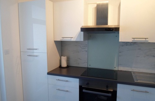 Balaruc-les-Bains Apartment | 3-Star Apartment near Thermal Baths & Etang with Balcony and Fully-equipped Kitchen