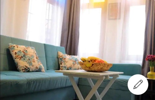 Istanbul City Center Apartment | 3 Storey Historical Retro Decorated House