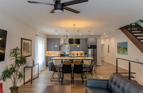 Home Park House | 3-Story Tumlin home near GA Tech