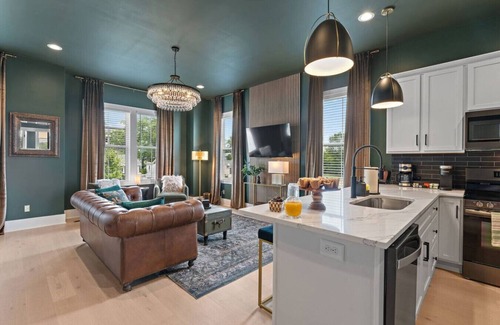 Haynes Area House | 3 Story w/Rooftop + Game Room