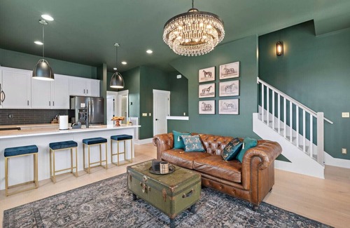 Haynes Area House | 3 Story w/Rooftop + Game Room