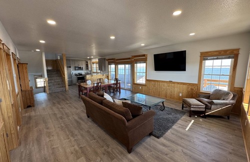 Fentress House | 3-StoryHome w/BoatDock,3Bed,3.5Bath, 2Space Garage