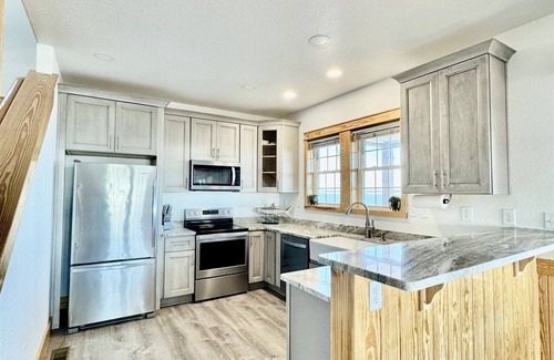 Fentress House | 3-StoryHome w/BoatDock,3Bed,3.5Bath, 2Space Garage