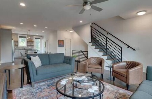 Eighth Avenue House | 3 Townhomes 10 BDR/3 Miles to Broadway!