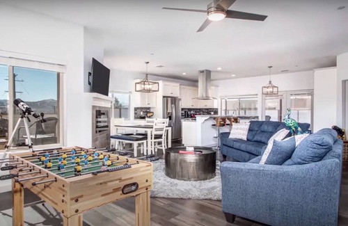 Yucca Valley House | 3 TREE VILLA w Level 2 EV Charging