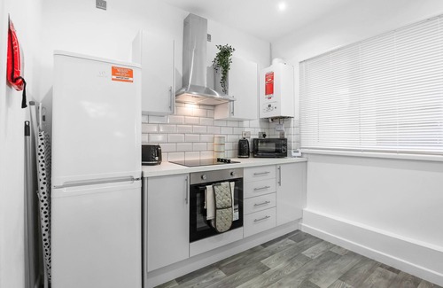 Margam House | 3 Triple Rooms, Parking, Smart Tv's in all rooms