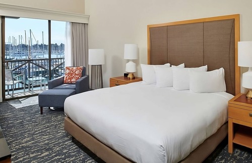 Berkeley Hotel | 3 Units | Group Stay near Berkeley Marina with Pool & Pet - Friendly
