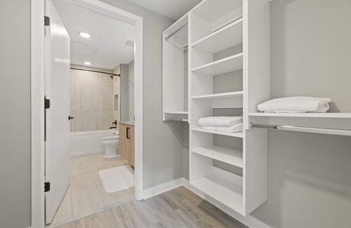 Navy Yard Hotel | 3 Units | Urban DC Stay w/Kitchen | Rooftop Terrace | Near Stadium & Museums