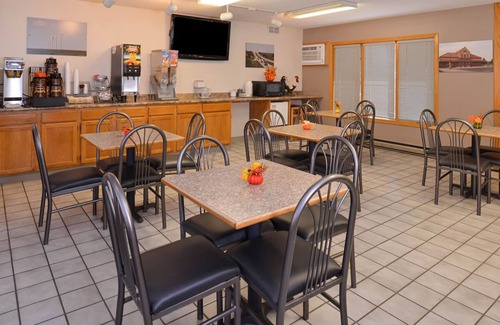 Atlantic Hotel | 3 Welcoming Rooms w/Free Breakfast & Kitchenette – Ideal for Short Stays