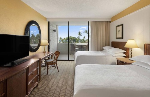 Keauhou House | 3 x Club Ocean View 2 Double Beds at Outrigger Kona Resort and Spa