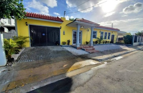 Palmas House | 30 Day Minimum-Charming 2 BR-5 Beds -Sleep 10 UNIT 1