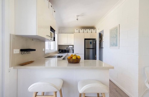Copacabana House | 30 seconds to beach. Updated 1970s beach house