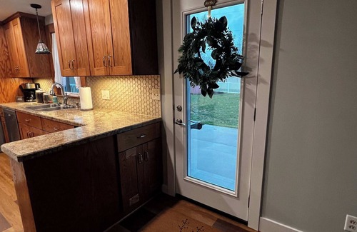 New Philadelphia House | "30 Something" | Family & Business Friendly Stay