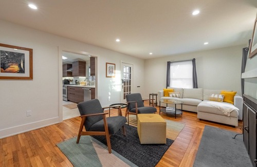 Ventura House | 30+ Stay! Family Getaway, Hot Tub, Minutes To Sand